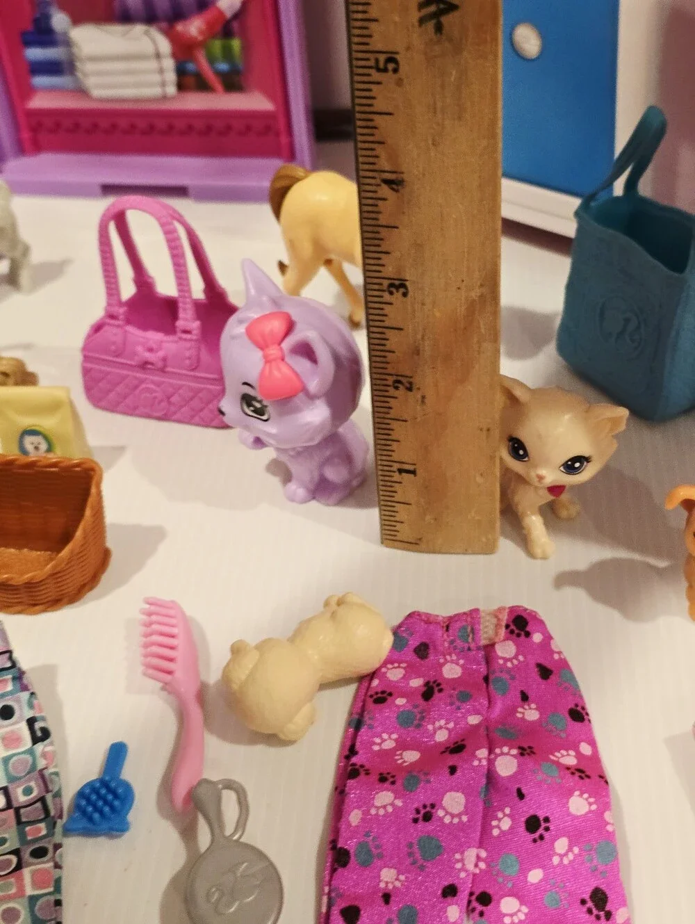 Barbie Folding Pet Care Center Animal Vet Clinic Foldaway Playset
